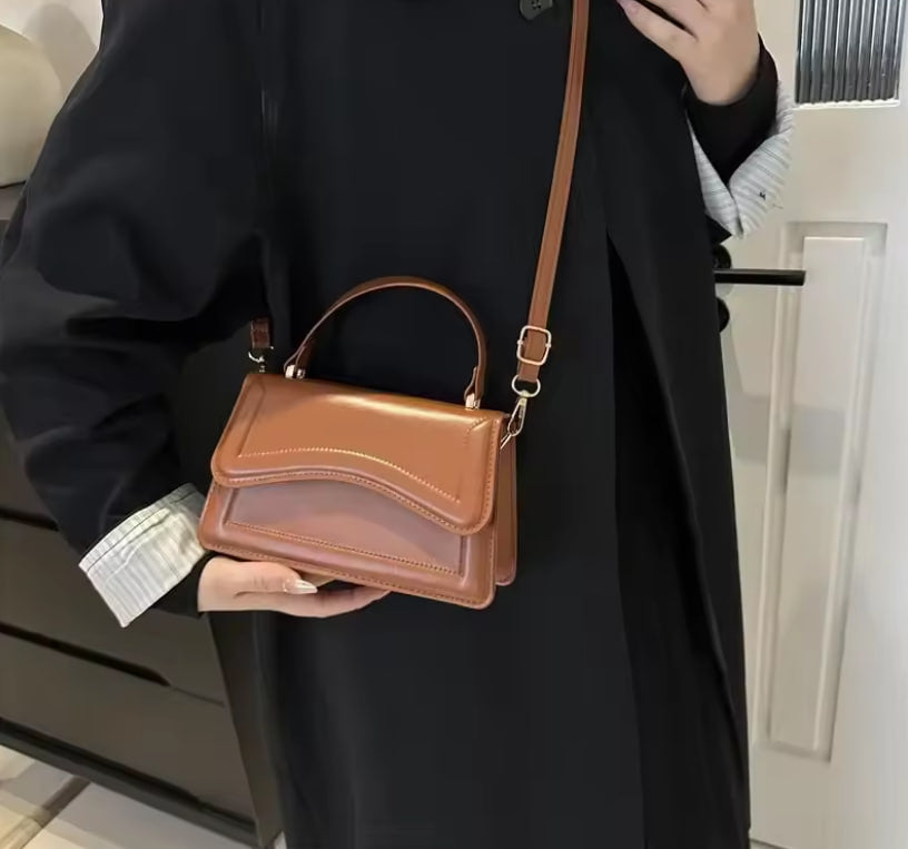 Adele Classic Saddle Bag