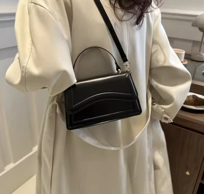 Adele Classic Saddle Bag